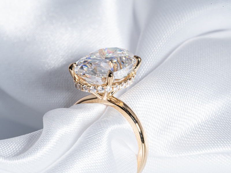 Stunning 7 Carat Diamond Ring that Set the Fashion Frenzy